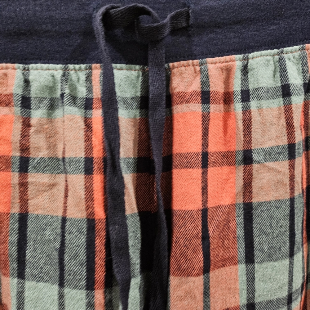 L.L. Bean Black and Red Plaid Lounge Pants - Picture 4 of 6